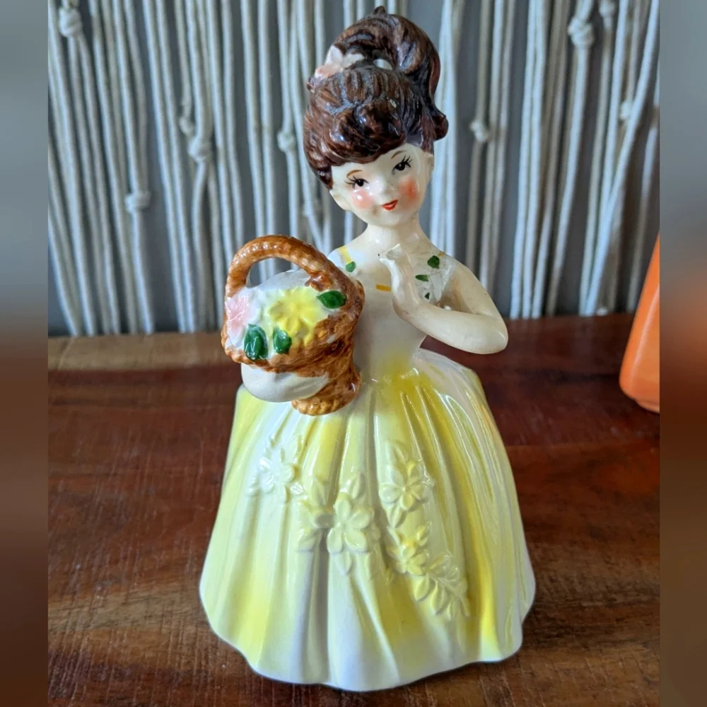 VINTAGE 1950s ENESCO GIRL PLANTER YELLOW ROSES DRESS BRUNETTE PONYTAIL
